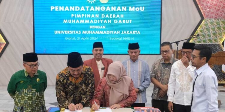 UMJ dan PDM Garut Jalin Kerja Sama Penyelenggarakan Program Beasiswa Pendidikan