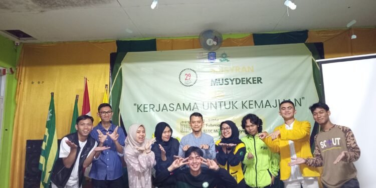 Musyawarah Ranting IPM SMK Muhammadiyah Garut ; Media Belajar Demokrasi Bagi Siswa