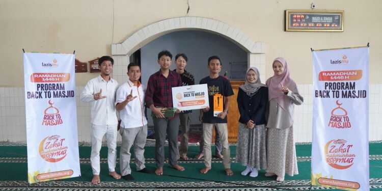 PCPM Panawuan Gelar Kick Off Kegiatan Clean And Clear, Kegiatan Bersih Bersih Masjid dan Pemberian Alat Kebersihan dan Perlengkapan Ibadah untuk 10 Masjid