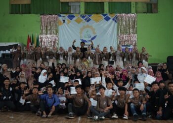 Kegiatan Tebar Takjil Tahap 1: Pemuda Muhammadiyah Panawuan Bersama Lazismu Pusat Bagikan Takjil untuk Anak-Anak Ngaji di Lingkungan Cabang Panawuan